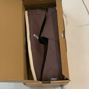 Toms Canvas shoes